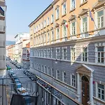 Luxury Center - Glenda Apartment Trieste