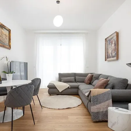 Luxury Center - Glenda Apartman *