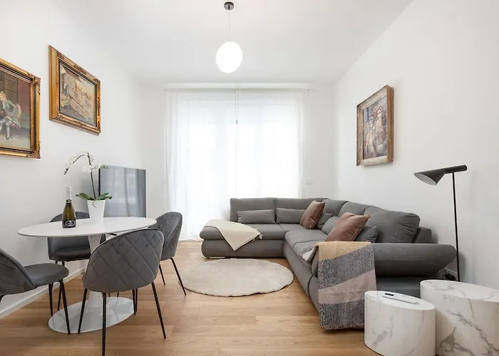 Luxury Center - Glenda Apartman *